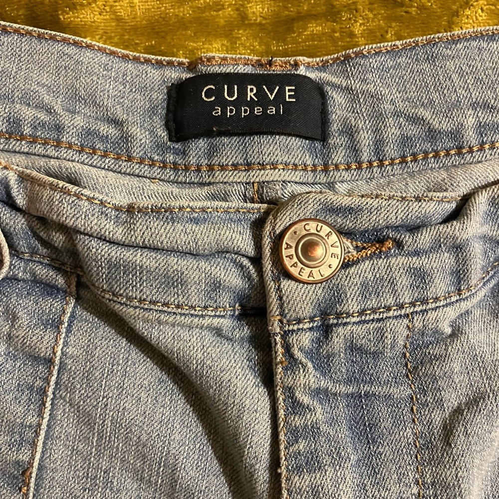 Curve Appeal Women's Light Blue Denim Shorts